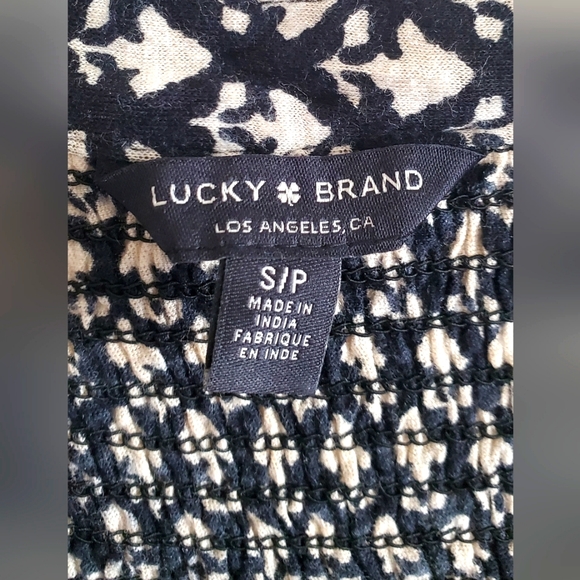 Lucky Brand Sleeveless Cream & Black printing Top. Size S - Picture 5 of 8